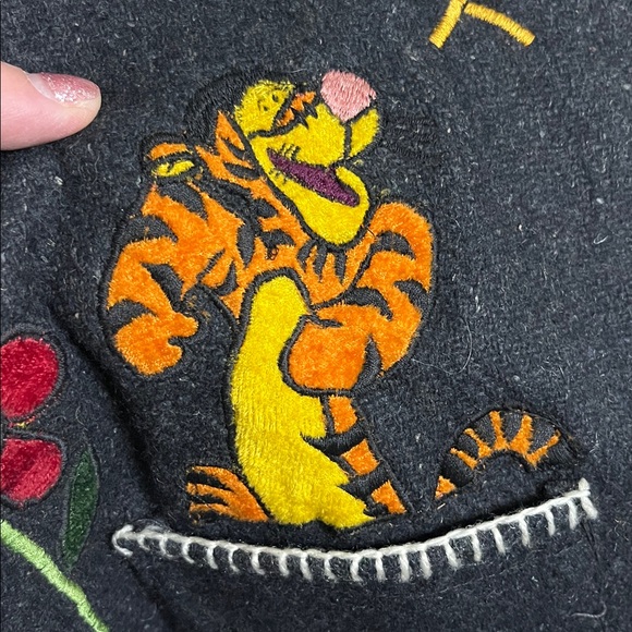 Disney by JOUJOU Black Vest with Winnie the Pooh Embroidery OSFM - Picture 4 of 4